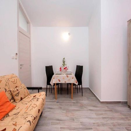 Pleasant Oriana Apartment Near The Sea-Pula Extérieur photo